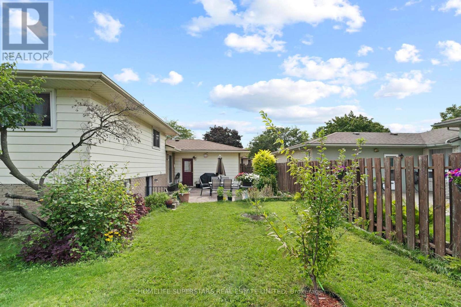 9925 Holly Crescent, Windsor, Ontario  N8R 1Y6 - Photo 7 - X13676972