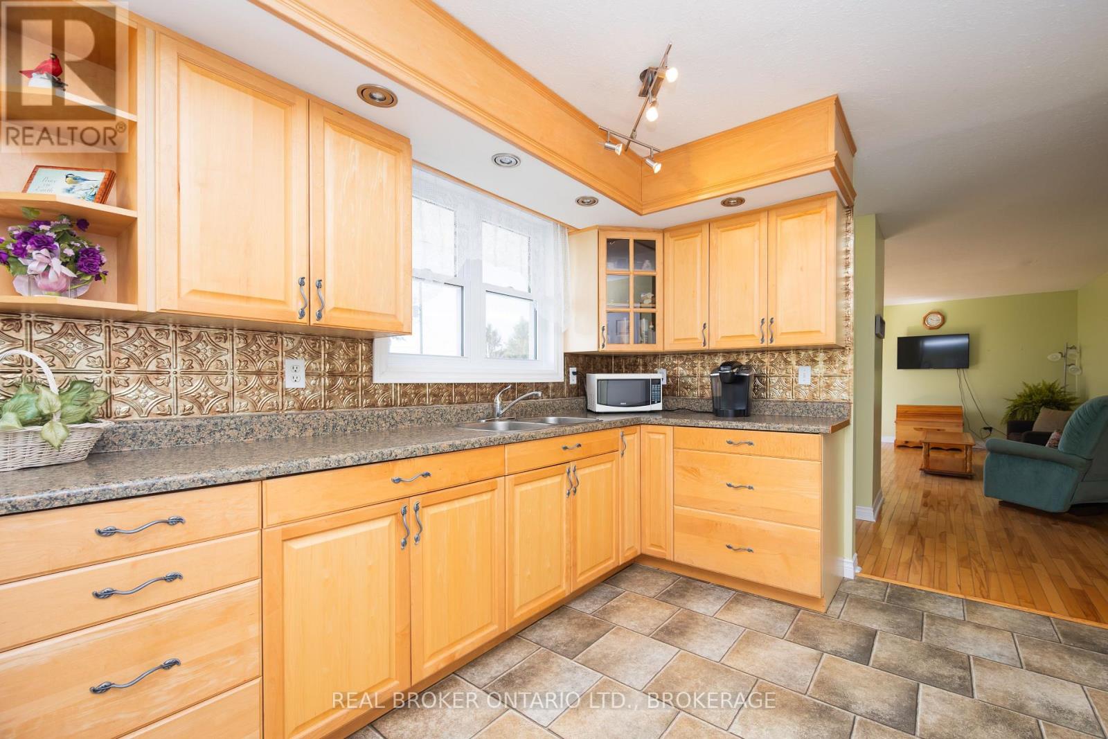 12995 River Road, North Dundas, Ontario K0C 1H0 - Photo 23 - X13603910