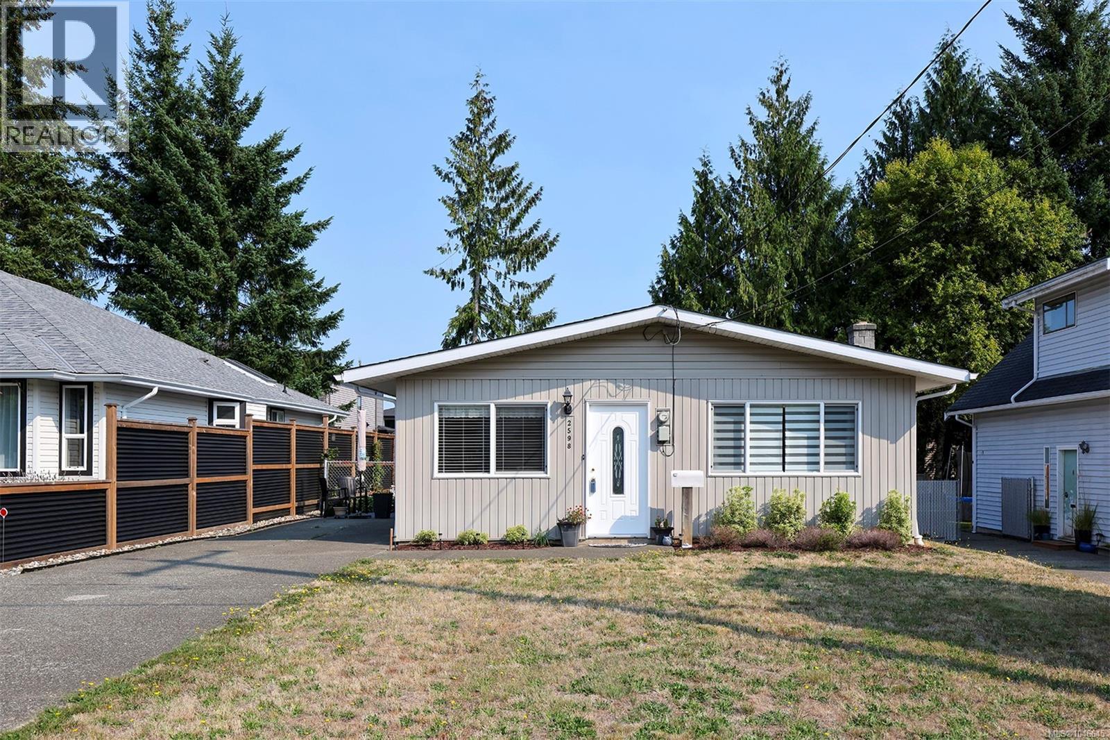 2598 Willard Ave, Cumberland, British Columbia  V0R 1S0 - Photo 1 - 1046645