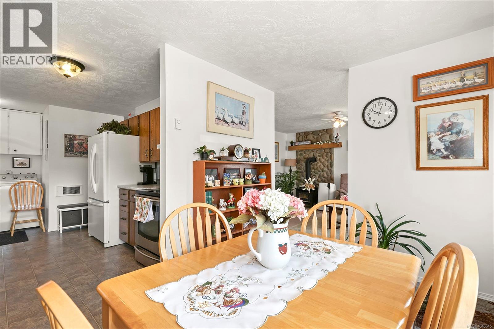 2598 Willard Ave, Cumberland, British Columbia  V0R 1S0 - Photo 11 - 1046645
