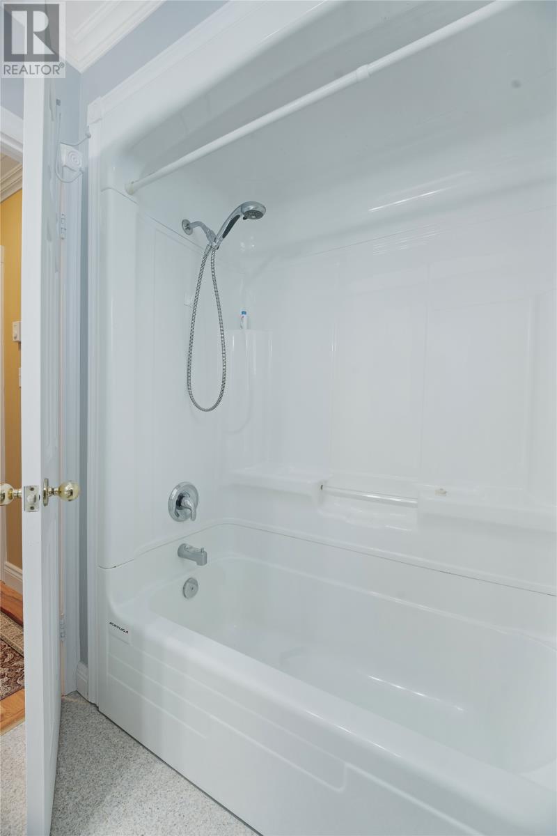 19 Holbrook Avenue, St. John's — photo 12