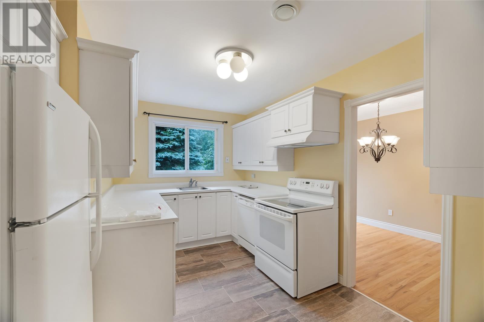 19 Holbrook Avenue, St. John's — photo 9