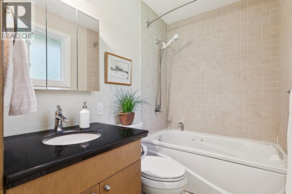 423 Canterbury Place SW, Calgary, Alberta  T2W 2B6 - Photo 19 - A2330191