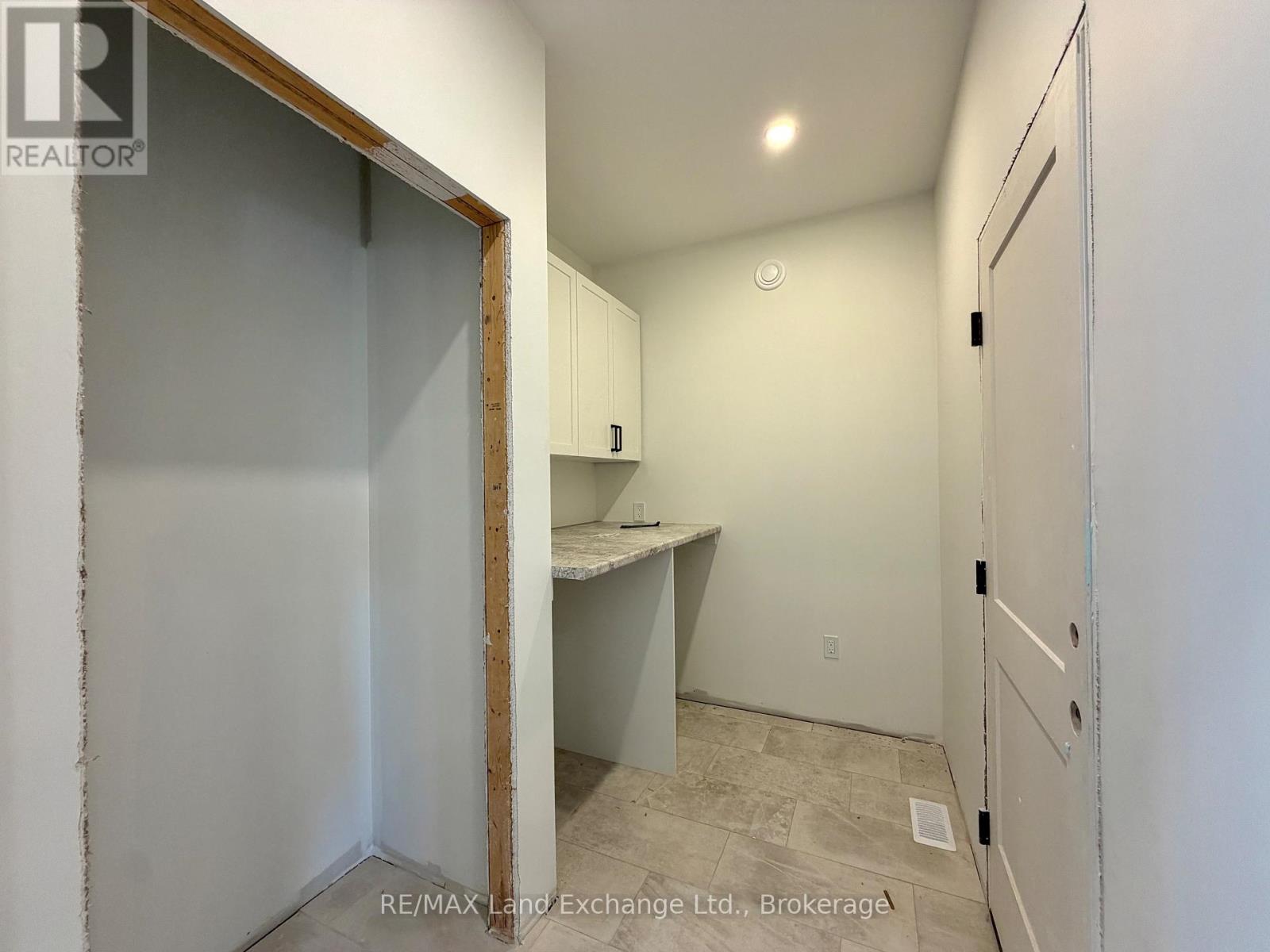 288 Ridge Street, Saugeen Shores, Ontario  N0H 2C3 - Photo 7 - X12305499