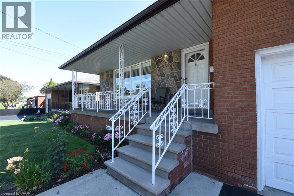 36 Abbington Drive, Hamilton, Ontario  L9C 4R3 - Photo 4 - 40855937