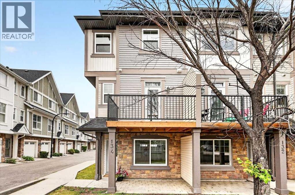 134 New Brighton Landing Se, Calgary, Alberta T2Z 1C1 - Photo 2 - A2335865
