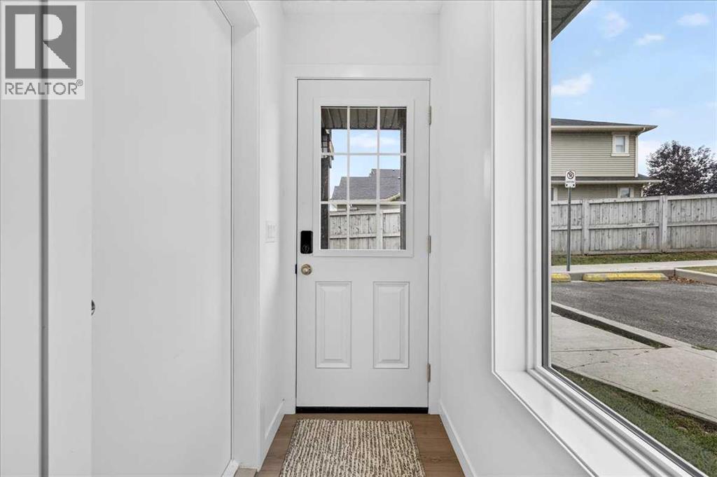 134 New Brighton Landing Se, Calgary, Alberta T2Z 1C1 - Photo 6 - A2335865