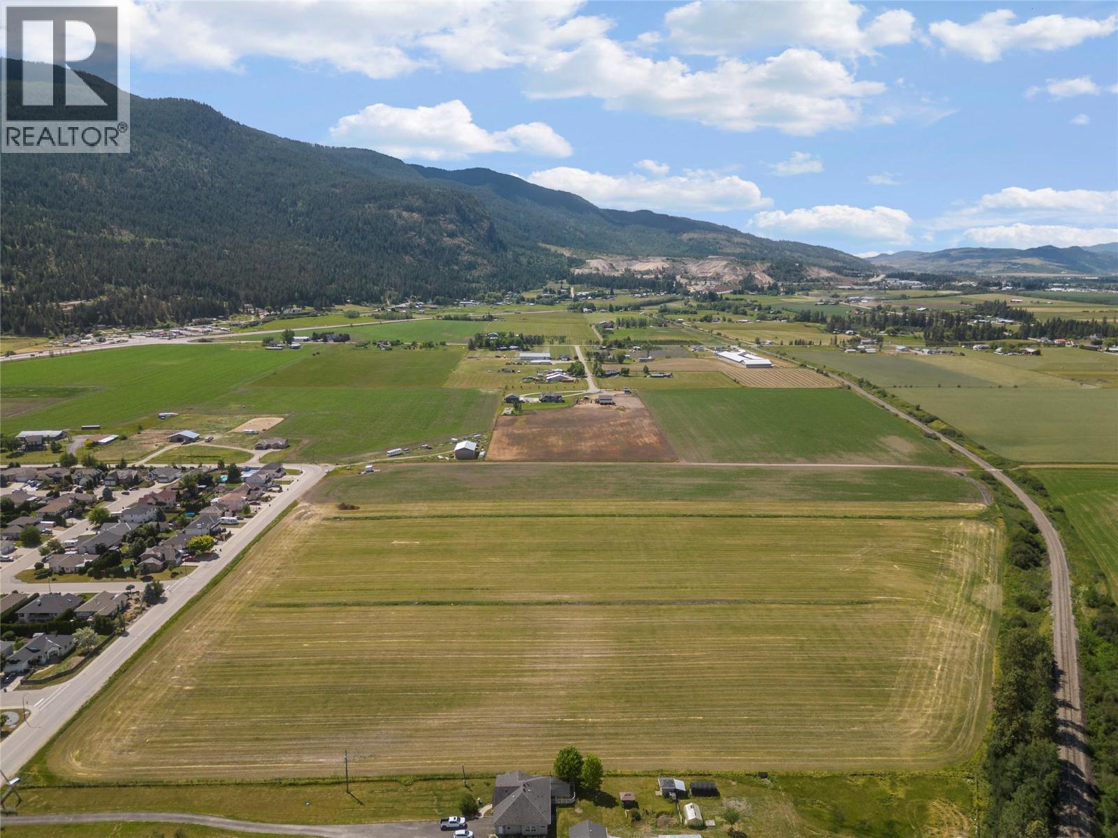 2049 Okanagan Street, Armstrong, British Columbia  V4V 0B7 - Photo 1 - 10388975