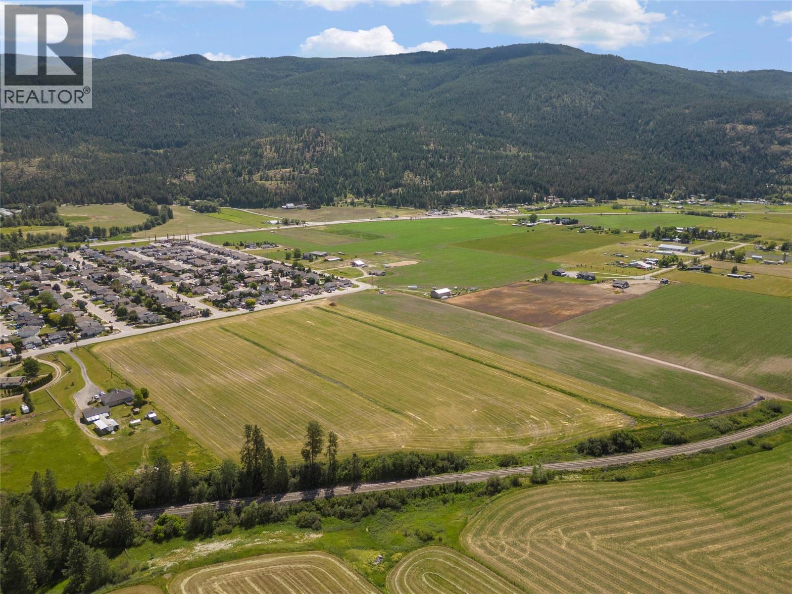 2049 Okanagan Street, Armstrong, British Columbia  V4V 0B7 - Photo 3 - 10388975