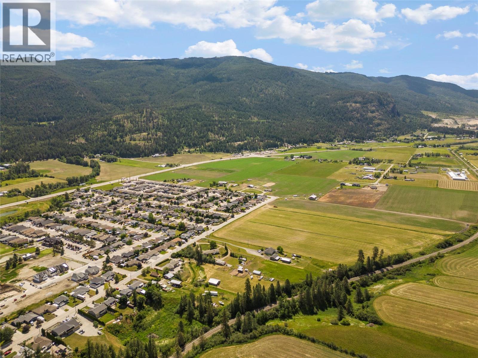 2049 Okanagan Street, Armstrong, British Columbia  V4V 0B7 - Photo 13 - 10388975