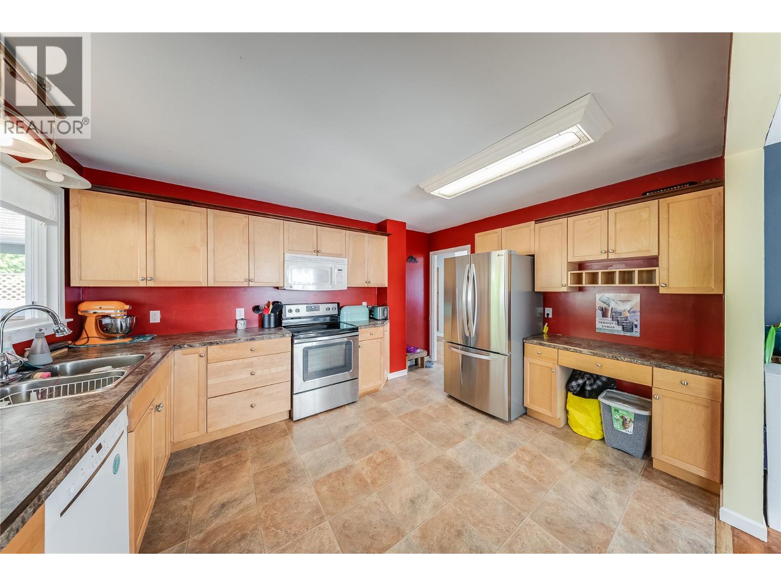 1684 Ridgewood Drive, Castlegar, British Columbia V1N 2L7 - Photo 11 - 10397238