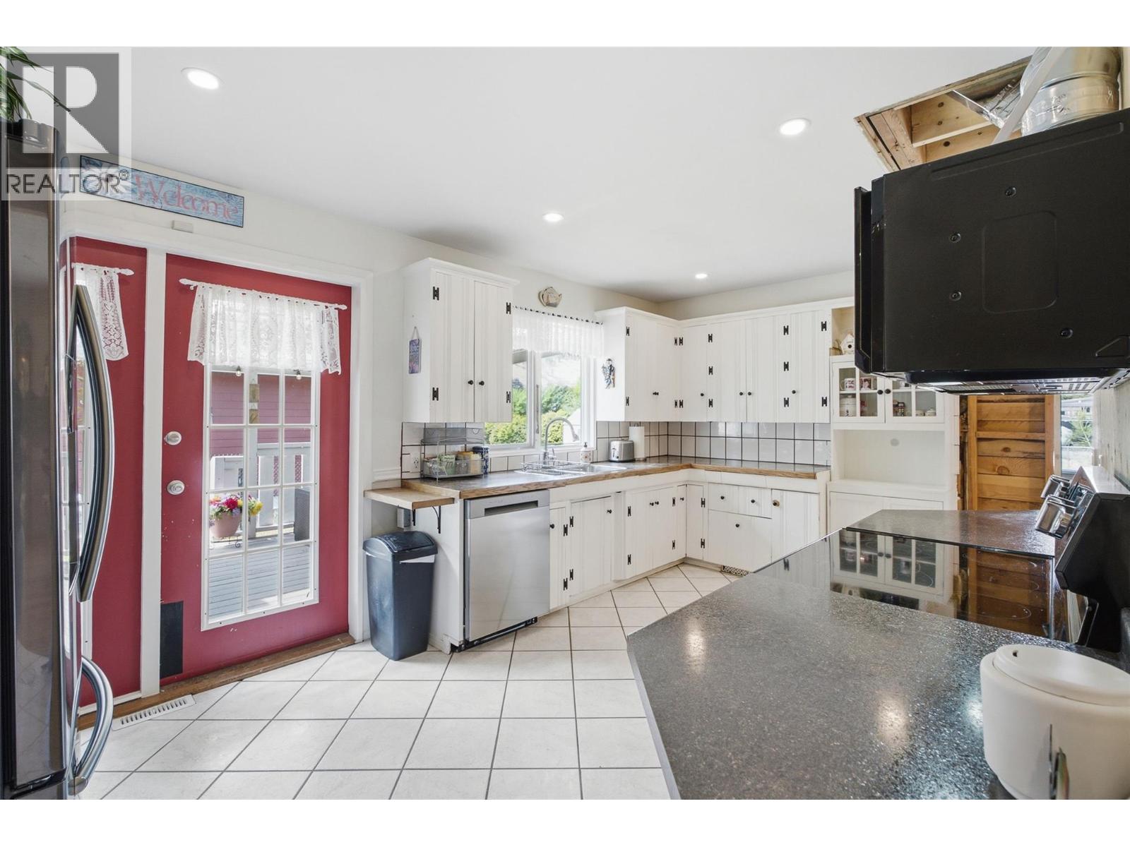 3052 Westsyde Road, Kamloops, British Columbia  V2B 7G3 - Photo 26 - 10397676