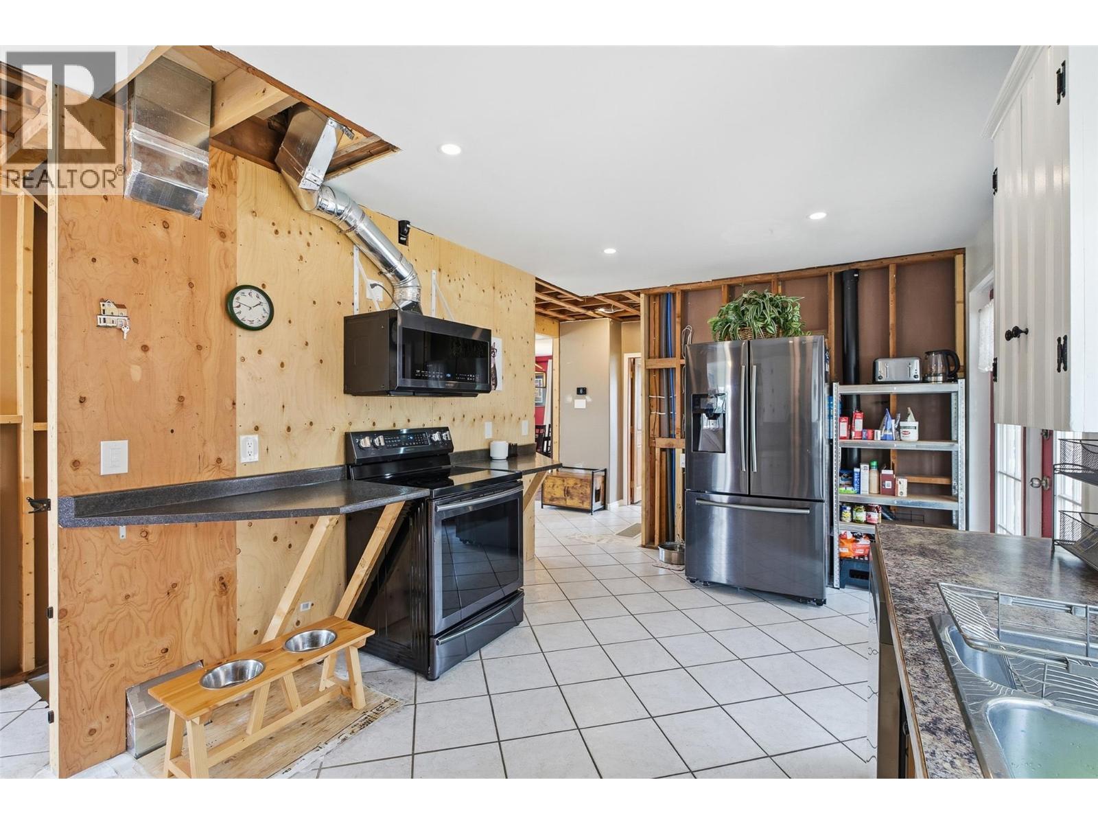 3052 Westsyde Road, Kamloops, British Columbia  V2B 7G3 - Photo 28 - 10397676