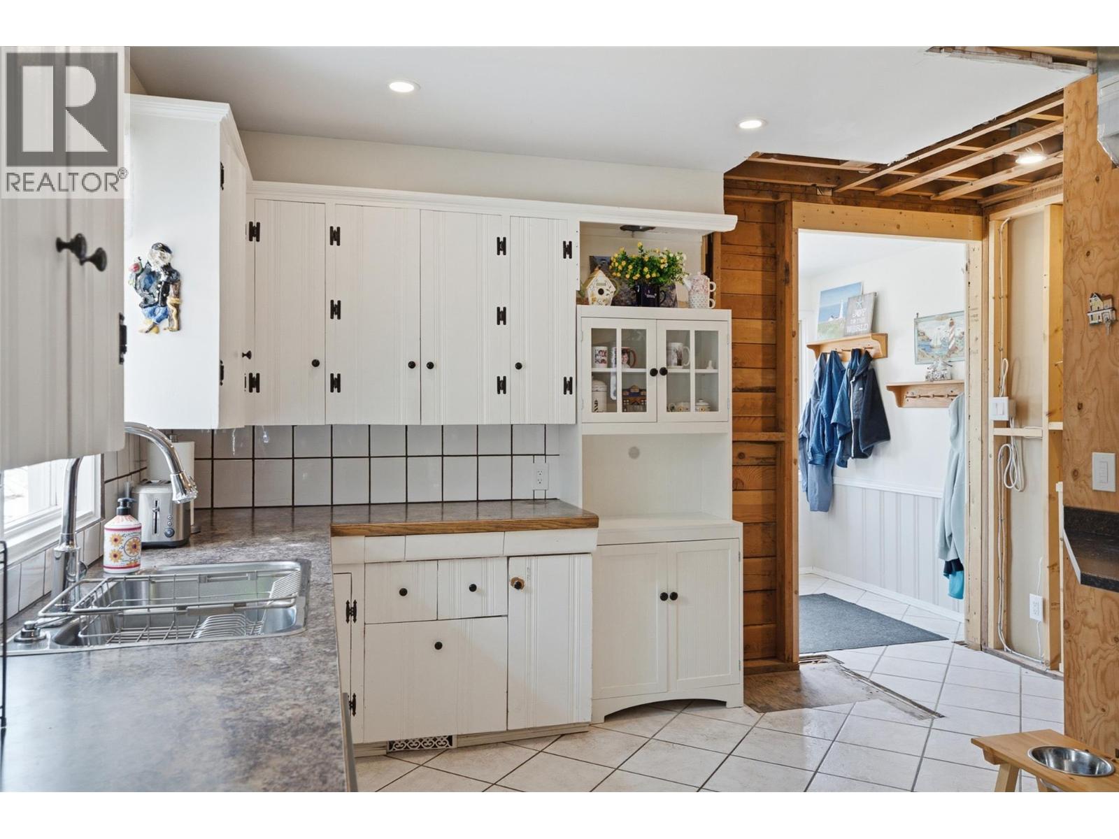 3052 Westsyde Road, Kamloops, British Columbia  V2B 7G3 - Photo 30 - 10397676