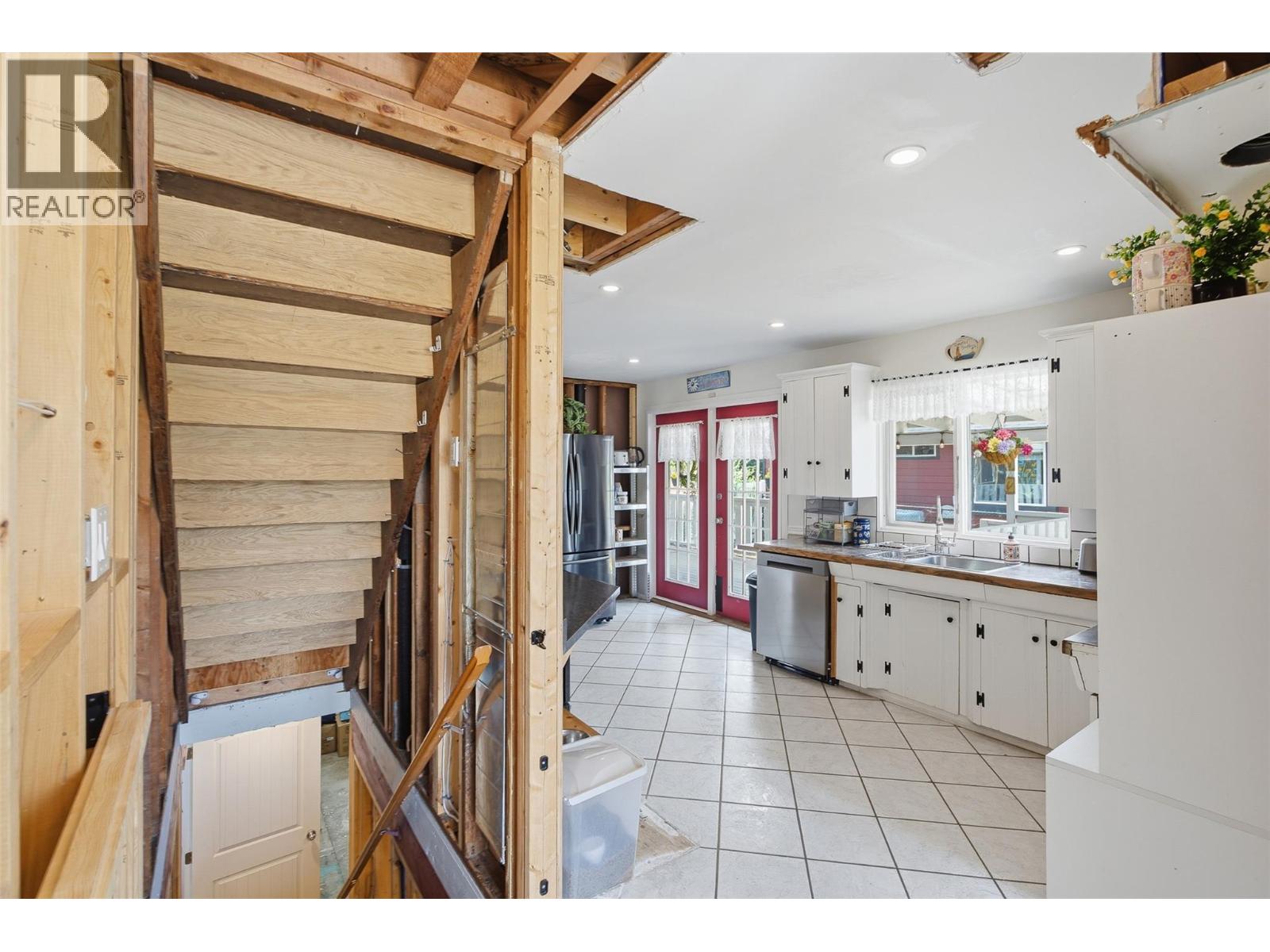 3052 Westsyde Road, Kamloops, British Columbia  V2B 7G3 - Photo 31 - 10397676