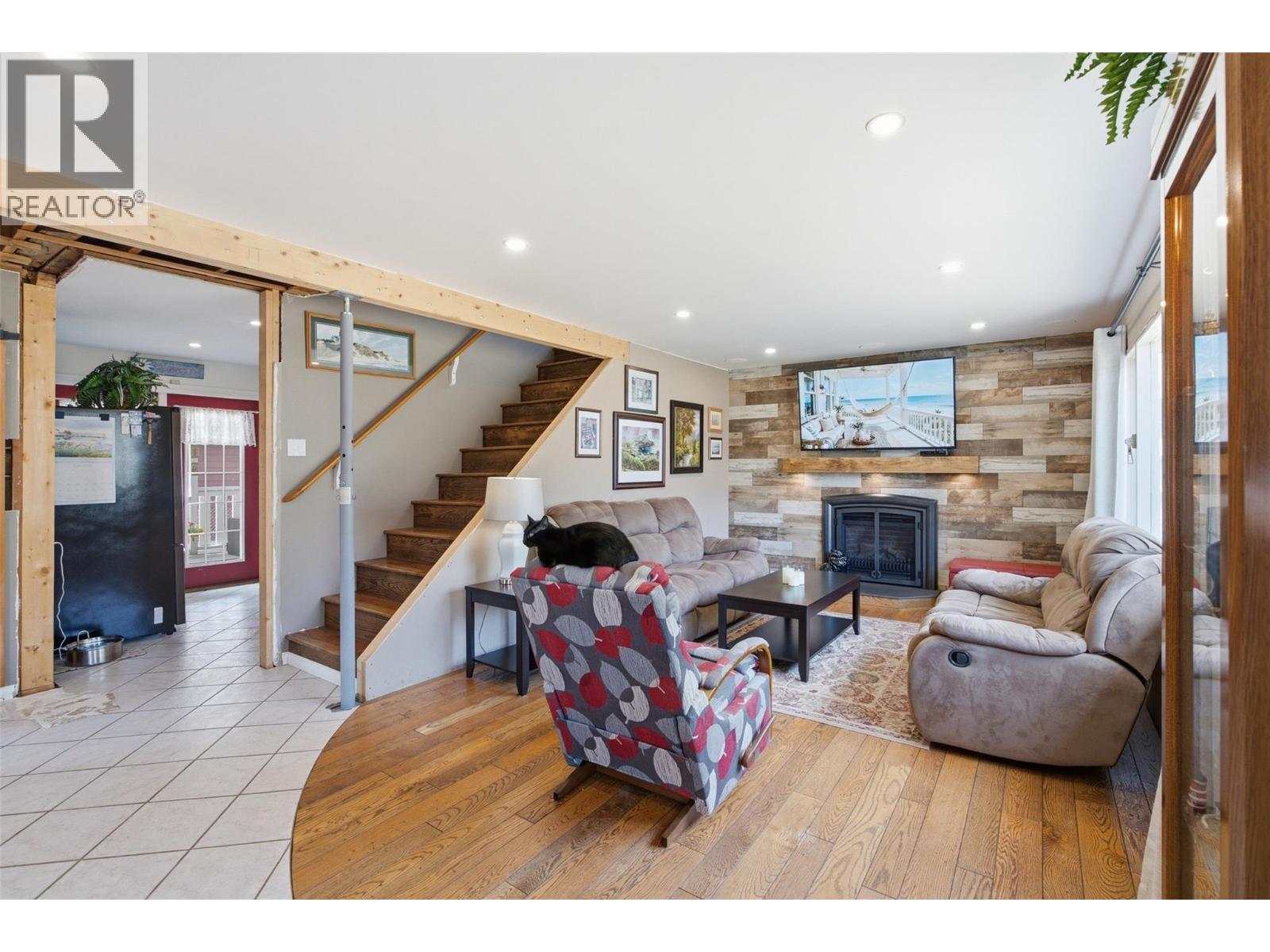3052 Westsyde Road, Kamloops, British Columbia  V2B 7G3 - Photo 5 - 10397676