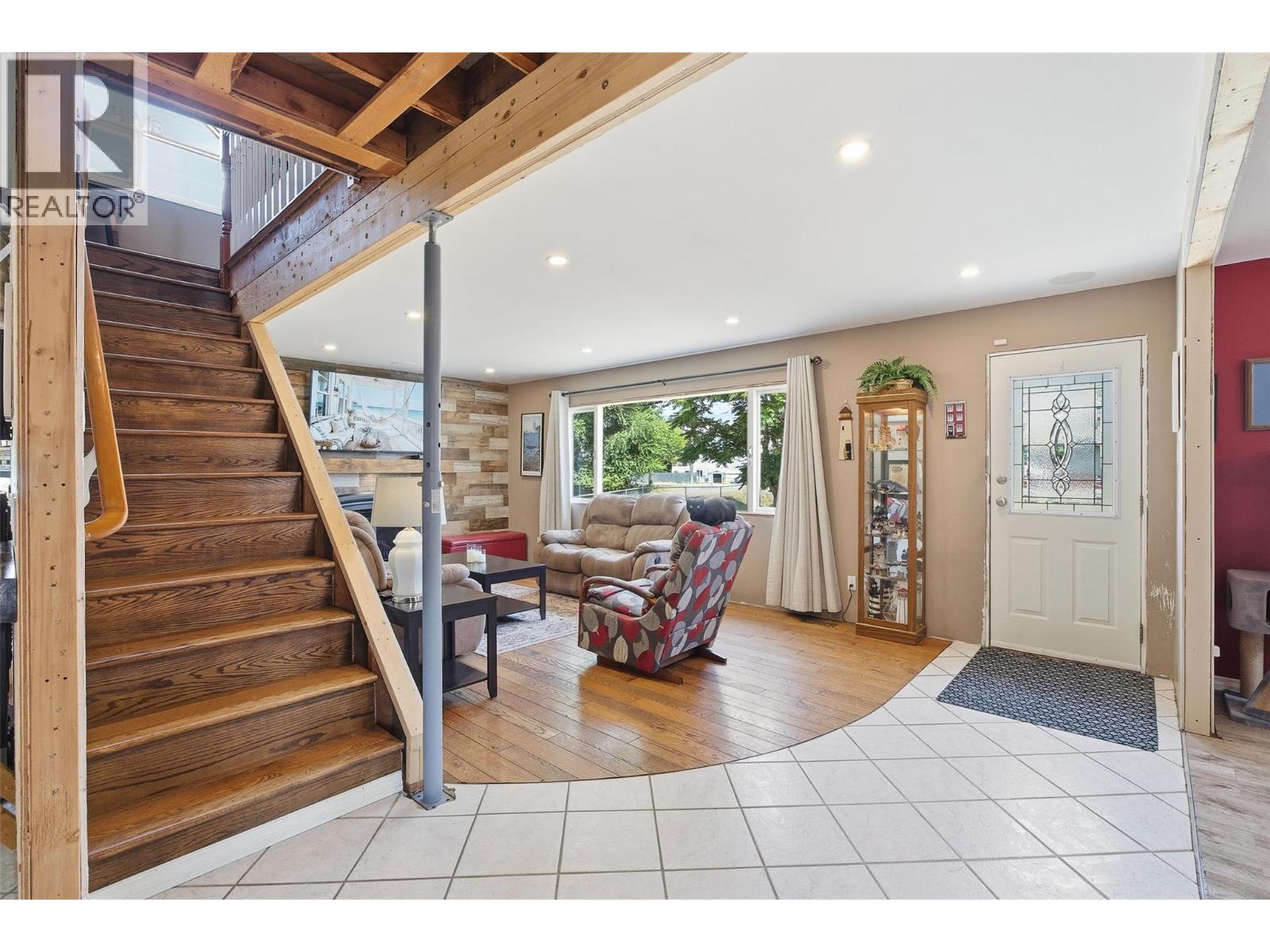 3052 Westsyde Road, Kamloops, British Columbia  V2B 7G3 - Photo 9 - 10397676