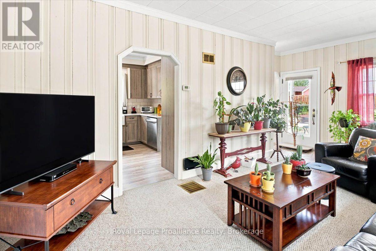 14 Victoria Street N, Tweed, Ontario  K0K 3J0 - Photo 15 - X13677238