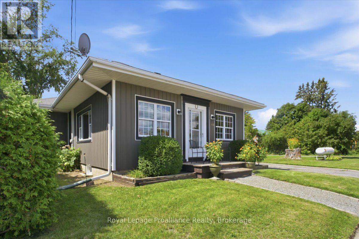14 Victoria Street N, Tweed, Ontario  K0K 3J0 - Photo 2 - X13677238