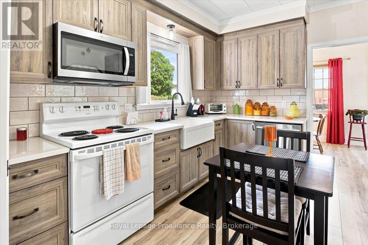 14 Victoria Street N, Tweed, Ontario  K0K 3J0 - Photo 4 - X13677238