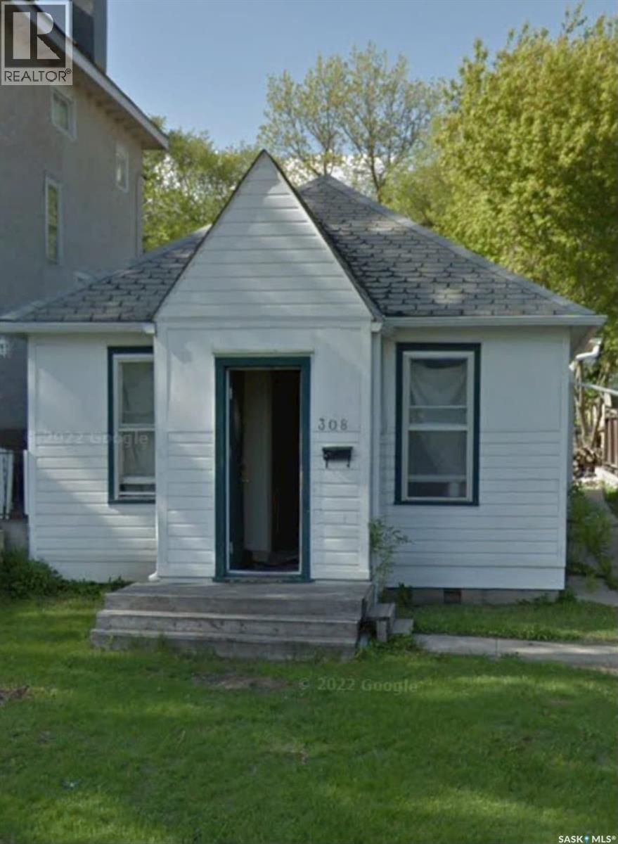 308 26th Street, Saskatoon, Saskatchewan  S7L 0H7 - Photo 1 - SK045636