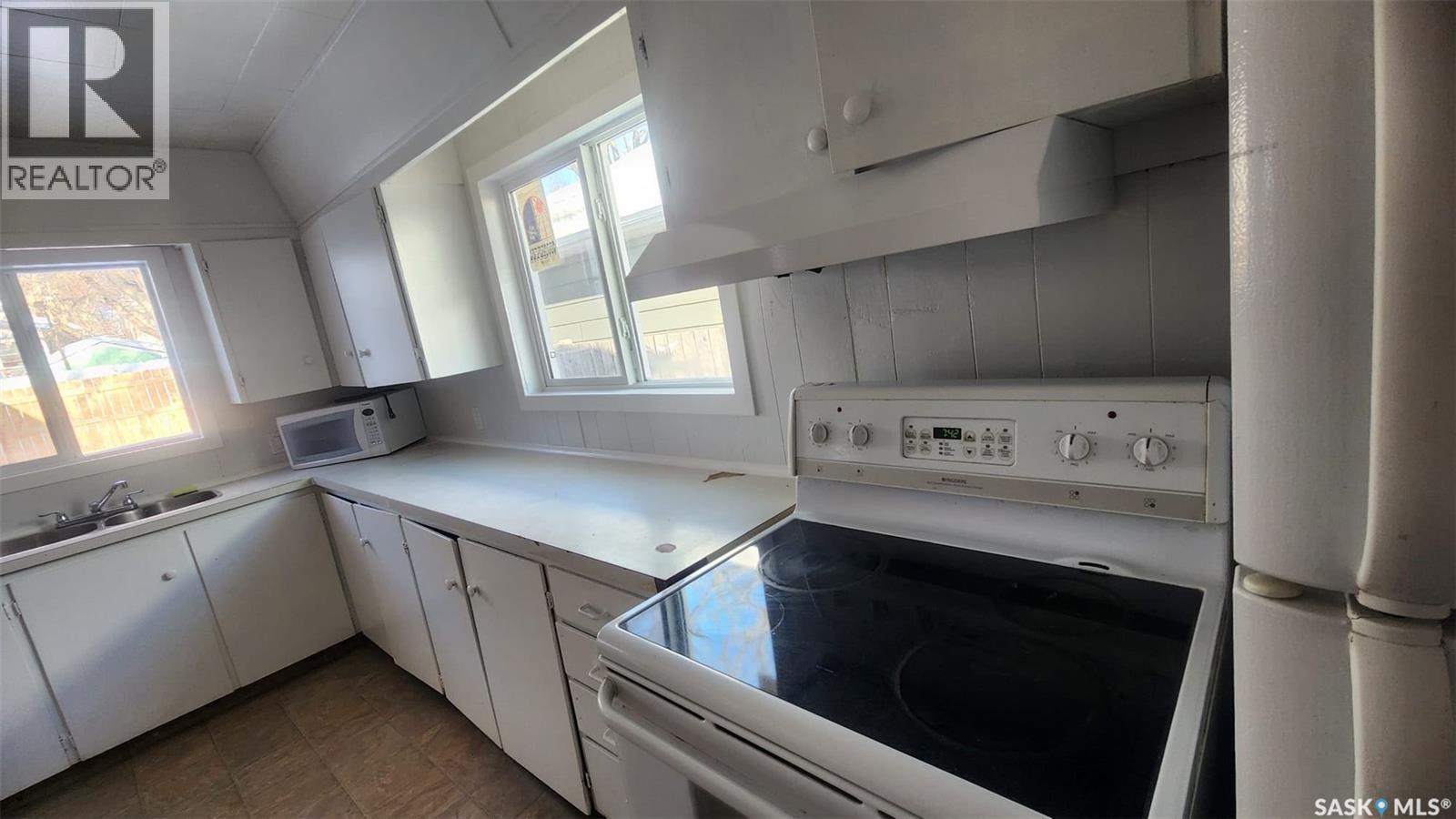 308 26th Street, Saskatoon, Saskatchewan  S7L 0H7 - Photo 7 - SK045636