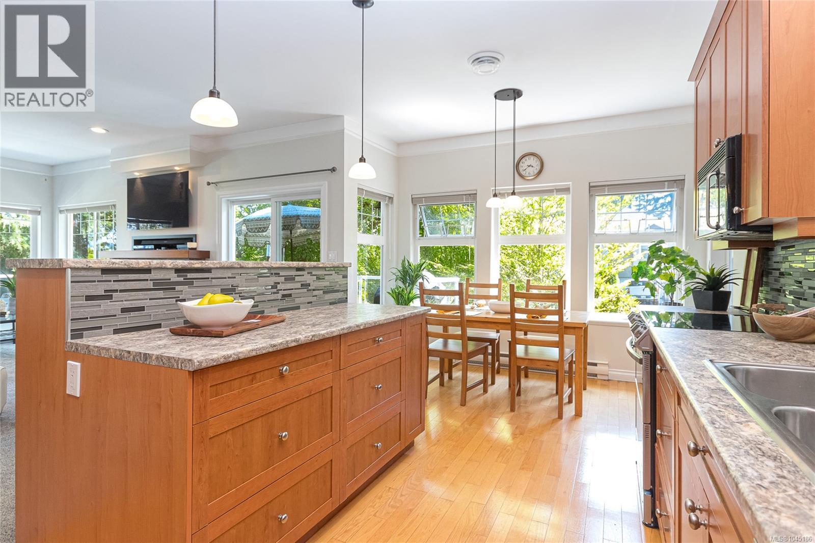 7348 Ridgedown Crt, Central Saanich, British Columbia  V8M 2H7 - Photo 16 - 1045186