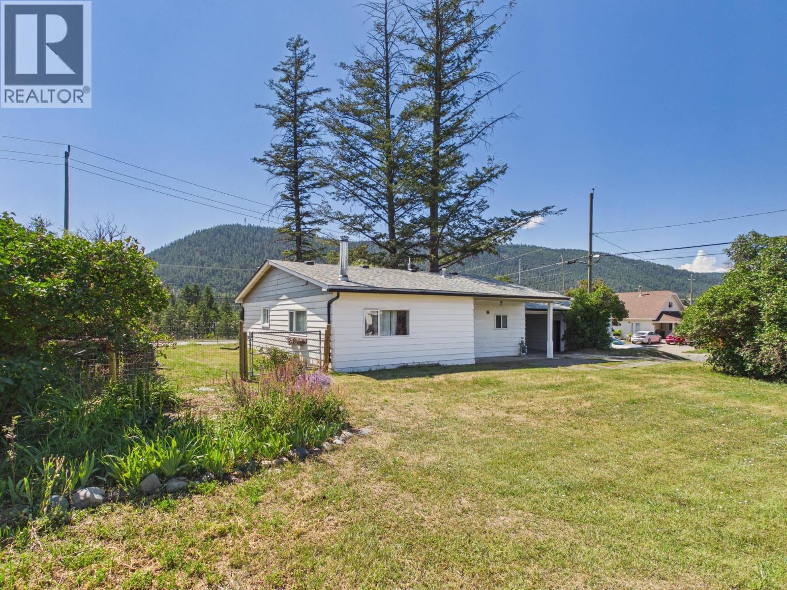 2020 N MACKENZIE AVENUE, Williams Lake, British Columbia