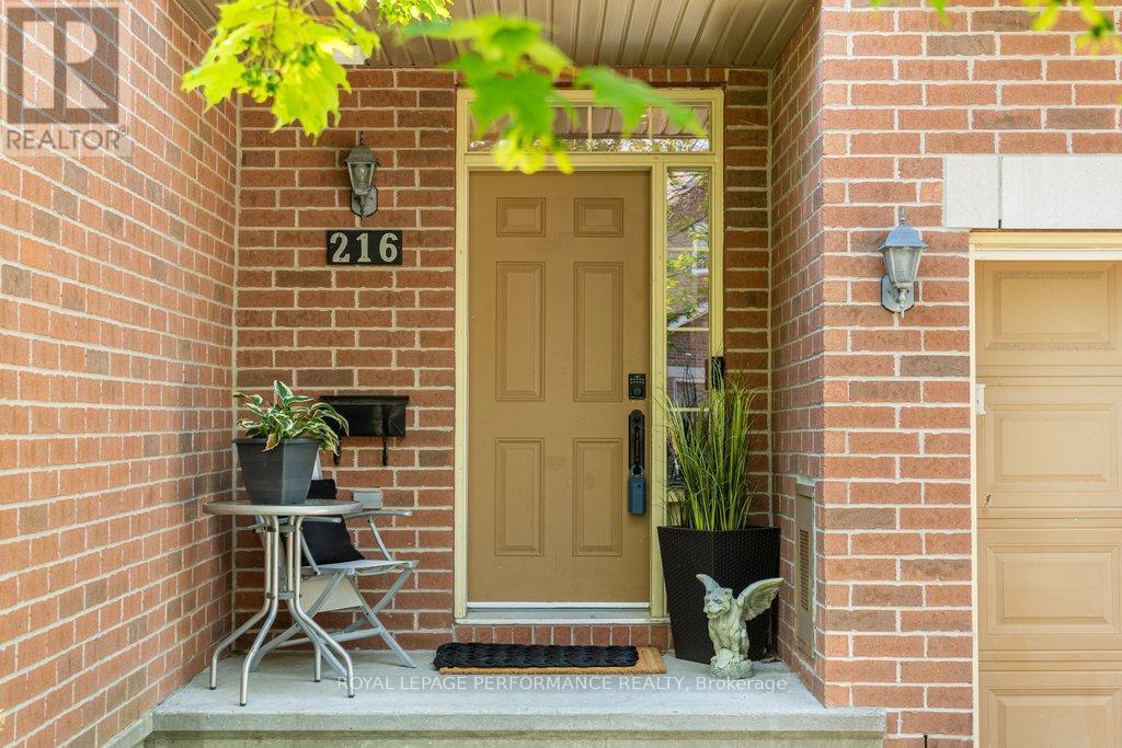 216 Badgeley Avenue, Ottawa, Ontario  K2T 0A4 - Photo 2 - X13677206