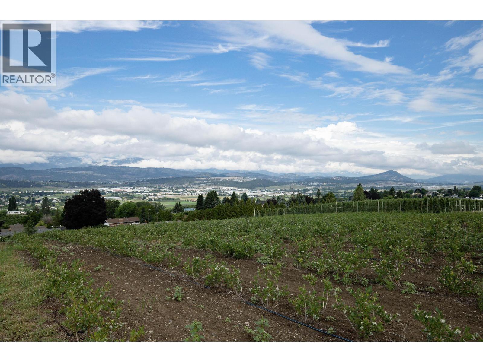 1135 Graf Road, Kelowna, British Columbia  V1P 1B8 - Photo 15 - 10396268