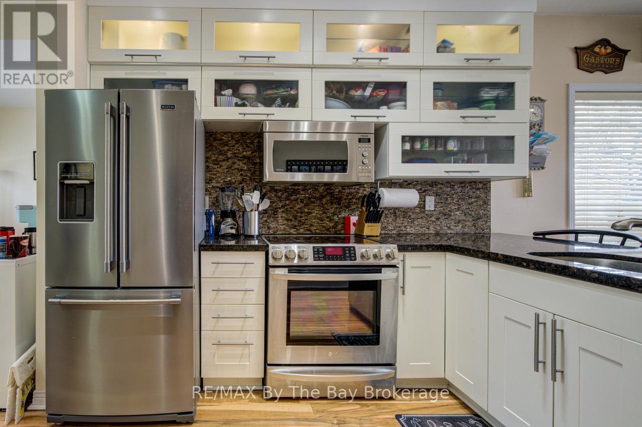 1 - 216 River Road E, Wasaga Beach, Ontario  L9Z 2L6 - Photo 12 - S13139598