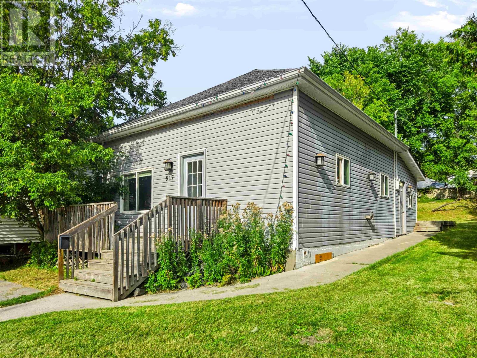 817 Fourth Ave S, Kenora, Ontario  P9N 1Z9 - Photo 1 - TB2602361