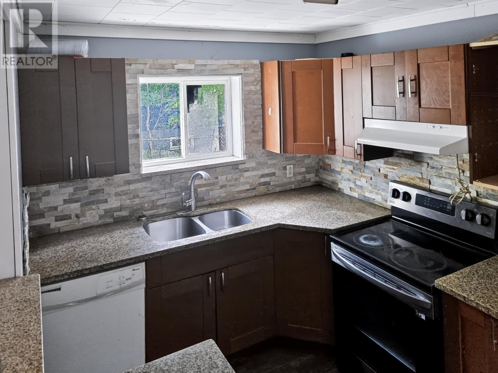 817 Fourth Ave S, Kenora, Ontario  P9N 1Z9 - Photo 3 - TB2602361