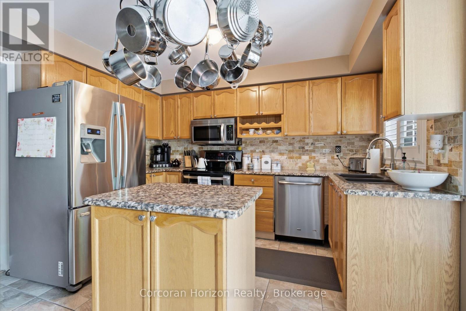 131 Huntingwood Avenue, Hamilton, Ontario  L9H 6X5 - Photo 15 - X13677264