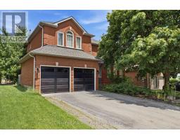 131 HUNTINGWOOD AVENUE, Hamilton, Ontario