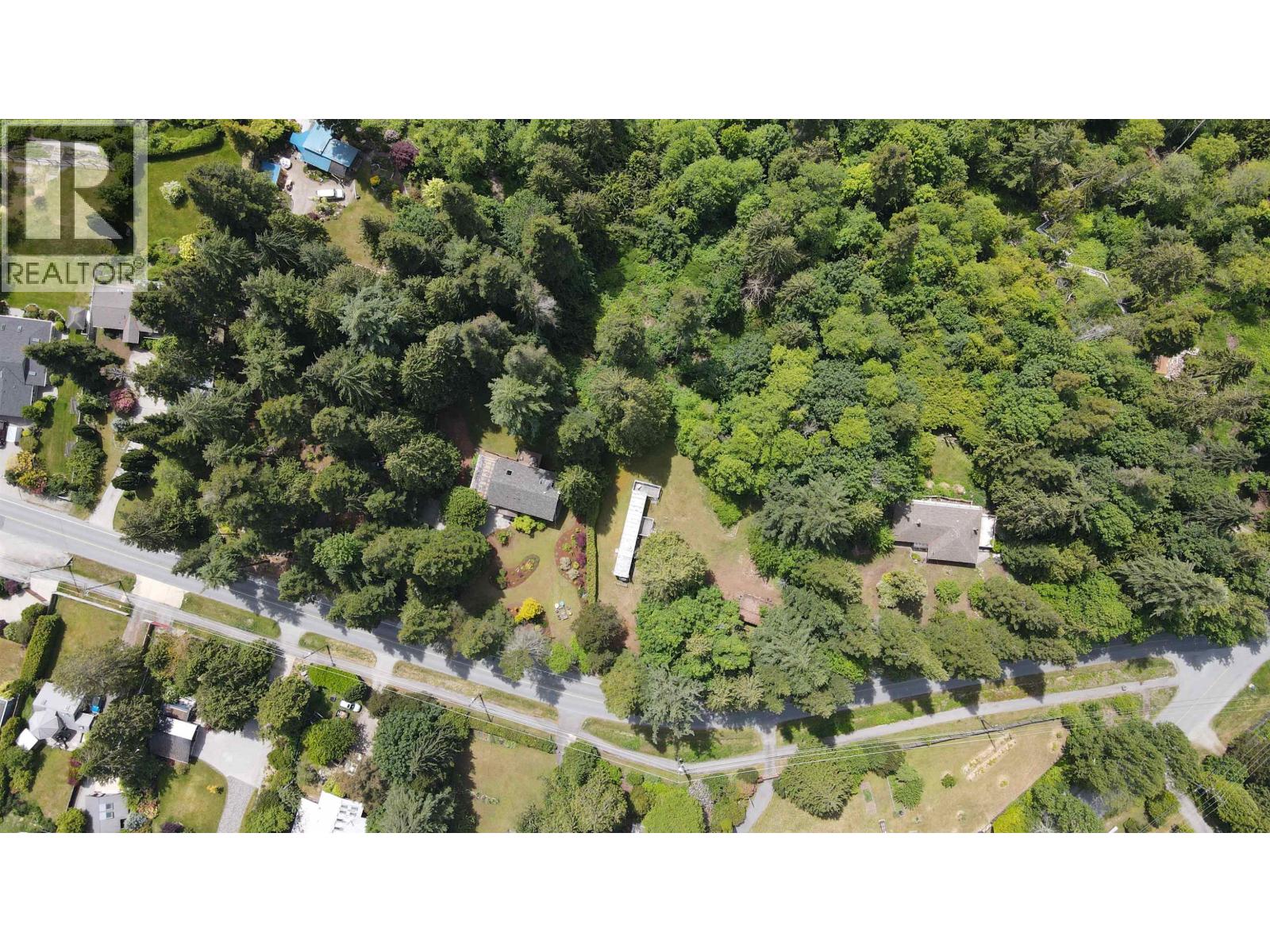 8127 Redrooffs Road, Halfmoon Bay, British Columbia  V7Z 1A7 - Photo 16 - R3155851