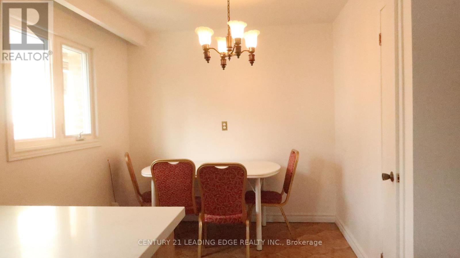 Main - 959 Huntingwood Drive S, Toronto, Ontario  M1S 1K3 - Photo 3 - E13677202