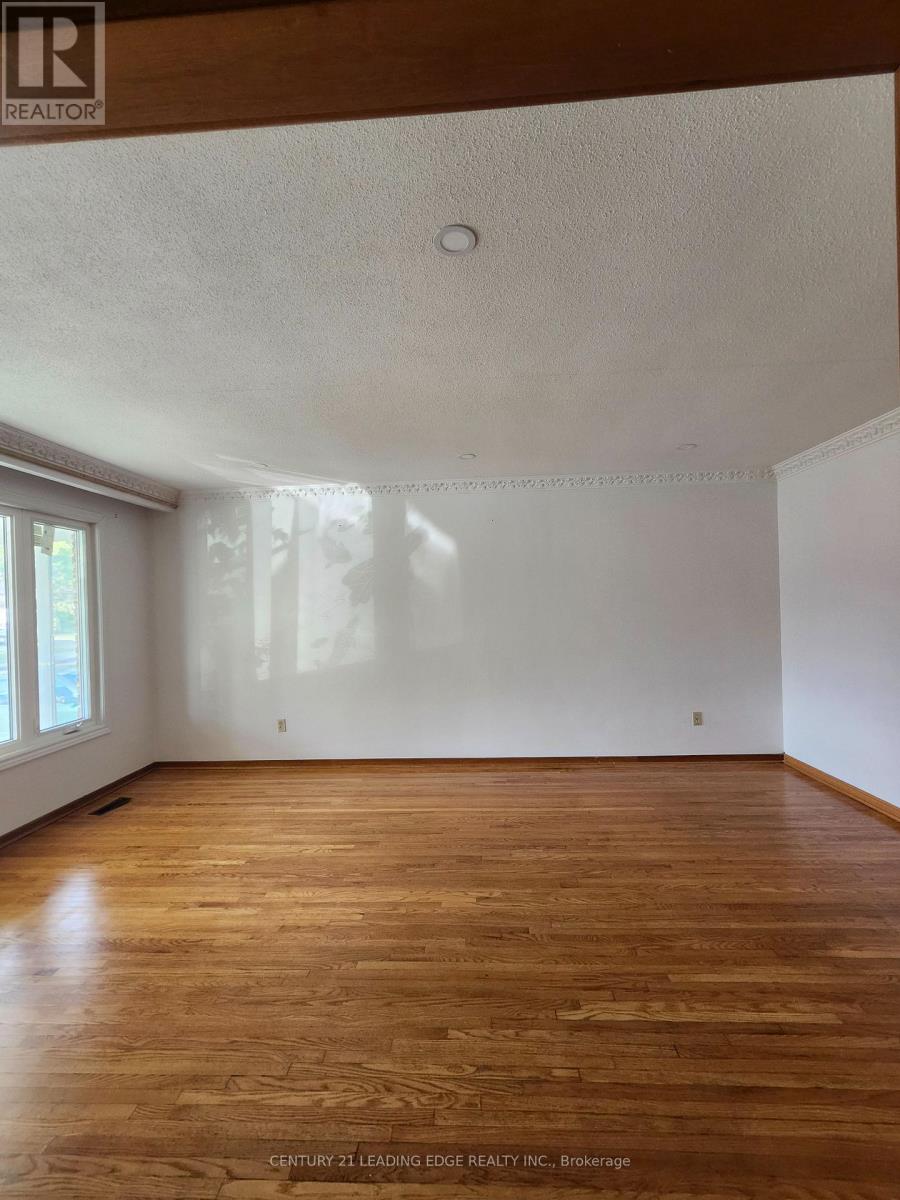 Main - 959 Huntingwood Drive S, Toronto, Ontario  M1S 1K3 - Photo 4 - E13677202
