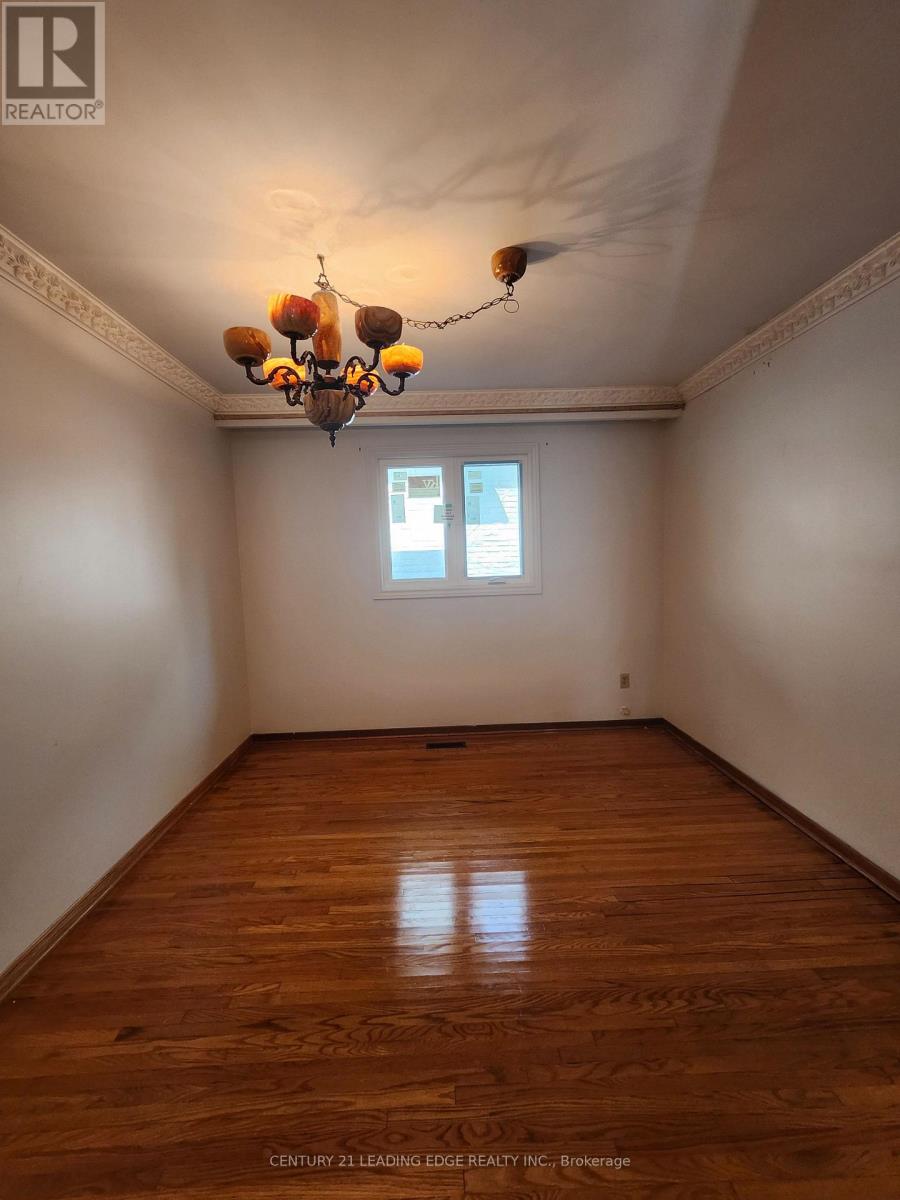 Main - 959 Huntingwood Drive S, Toronto, Ontario  M1S 1K3 - Photo 8 - E13677202