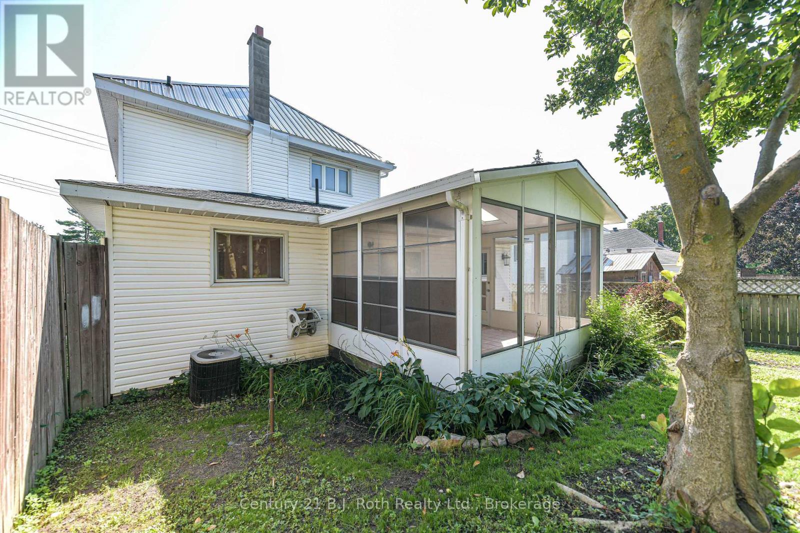 12 Clinton Street, Orillia, Ontario  L3V 6A1 - Photo 13 - S13677248