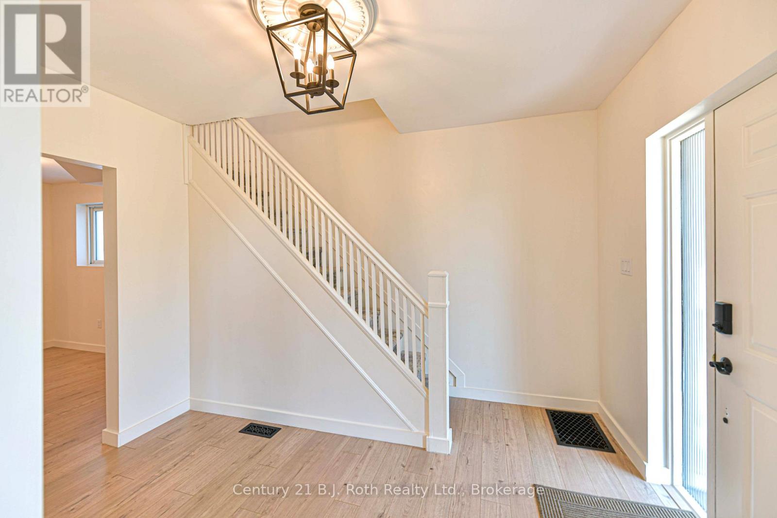 12 Clinton Street, Orillia, Ontario  L3V 6A1 - Photo 38 - S13677248