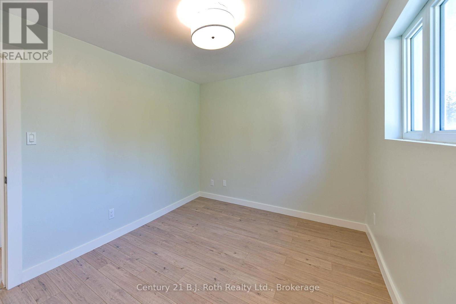 12 Clinton Street, Orillia, Ontario  L3V 6A1 - Photo 47 - S13677248