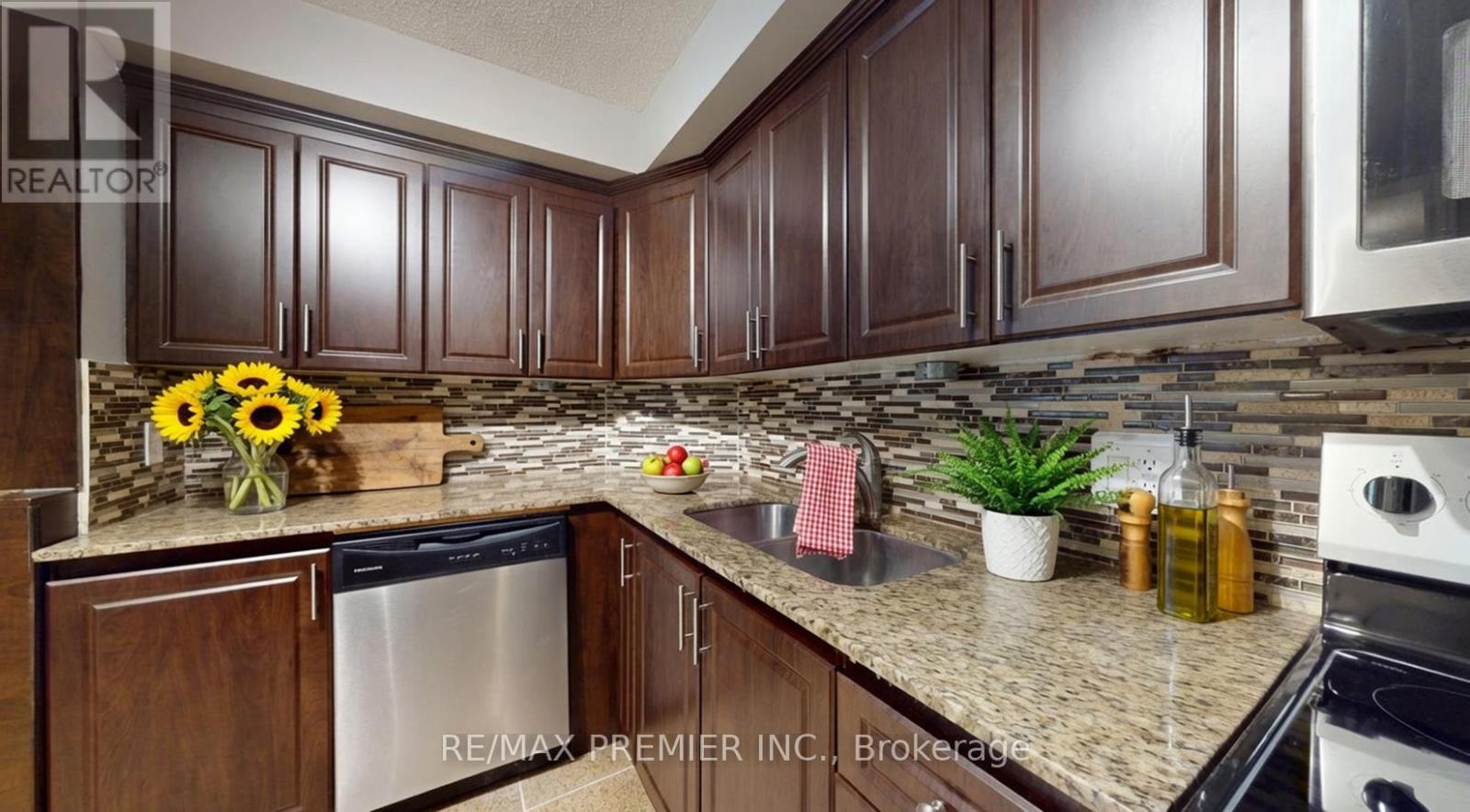 51 - 1250 Mississauga Valley Boulevard, Mississauga, Ontario  L5A 3R6 - Photo 5 - W13677190