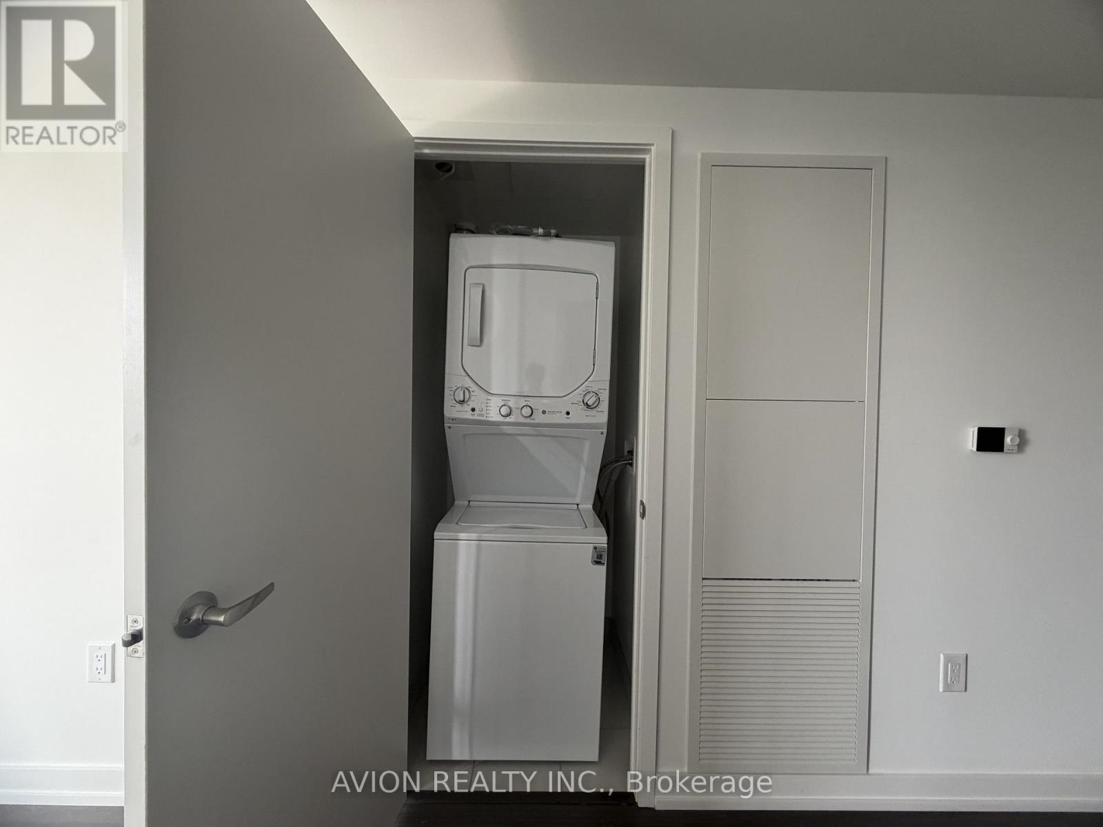 1316 - 4010 Eglinton Avenue W, Toronto, Ontario  M9A 0G5 - Photo 12 - W13677196