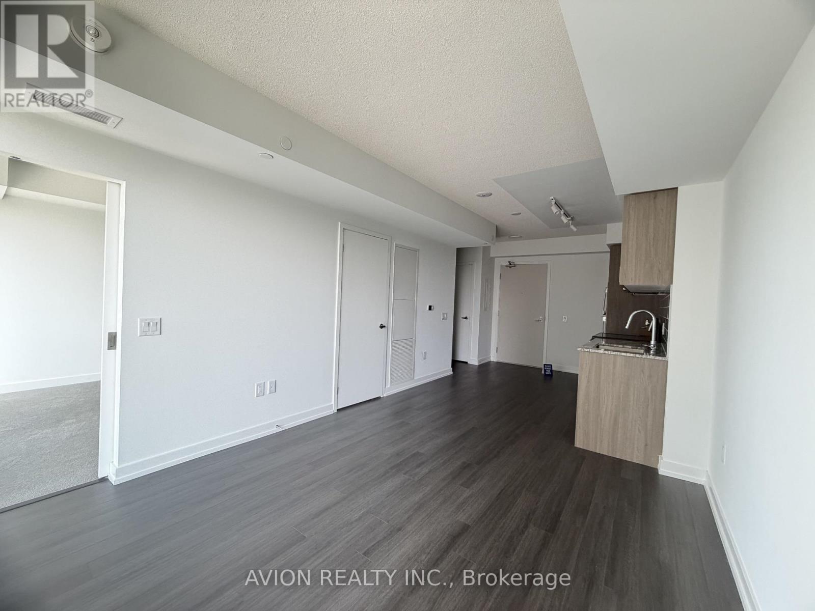 1316 - 4010 Eglinton Avenue W, Toronto, Ontario  M9A 0G5 - Photo 4 - W13677196
