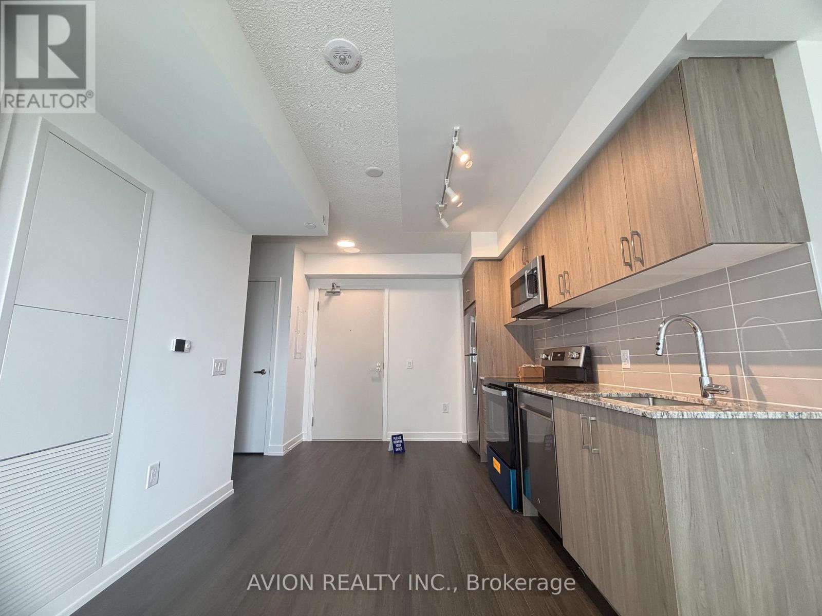 1316 - 4010 Eglinton Avenue W, Toronto, Ontario  M9A 0G5 - Photo 5 - W13677196