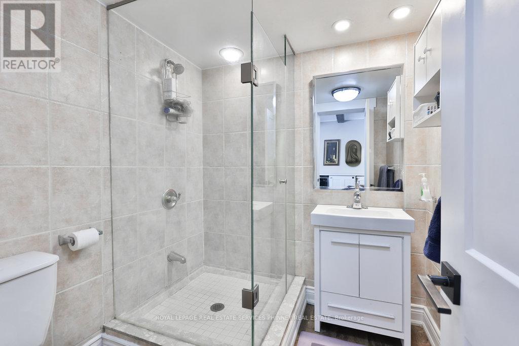 1404 Lewisham Drive, Mississauga, Ontario  L5J 3R3 - Photo 10 - W13677242