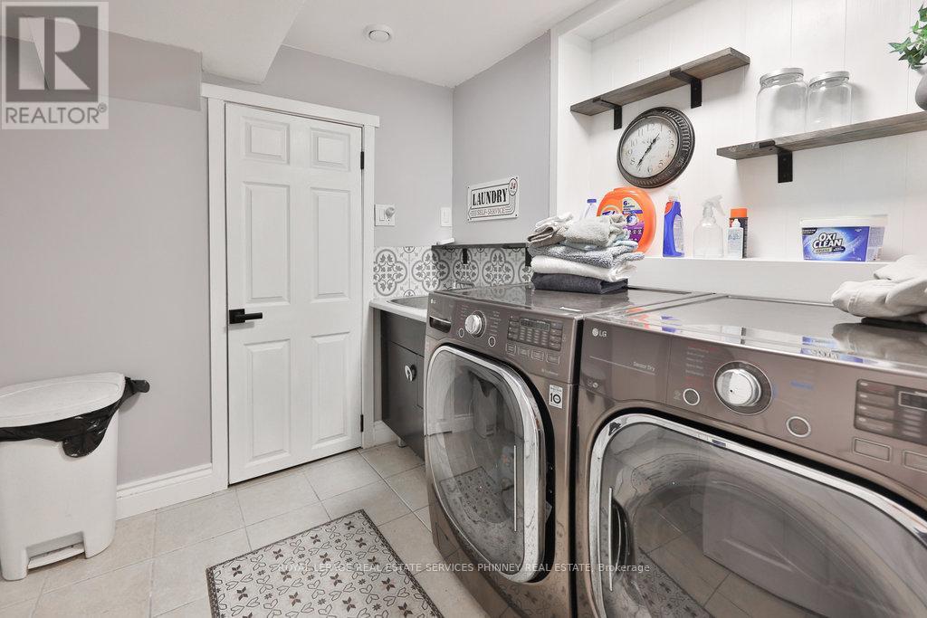 1404 Lewisham Drive, Mississauga, Ontario  L5J 3R3 - Photo 32 - W13677242