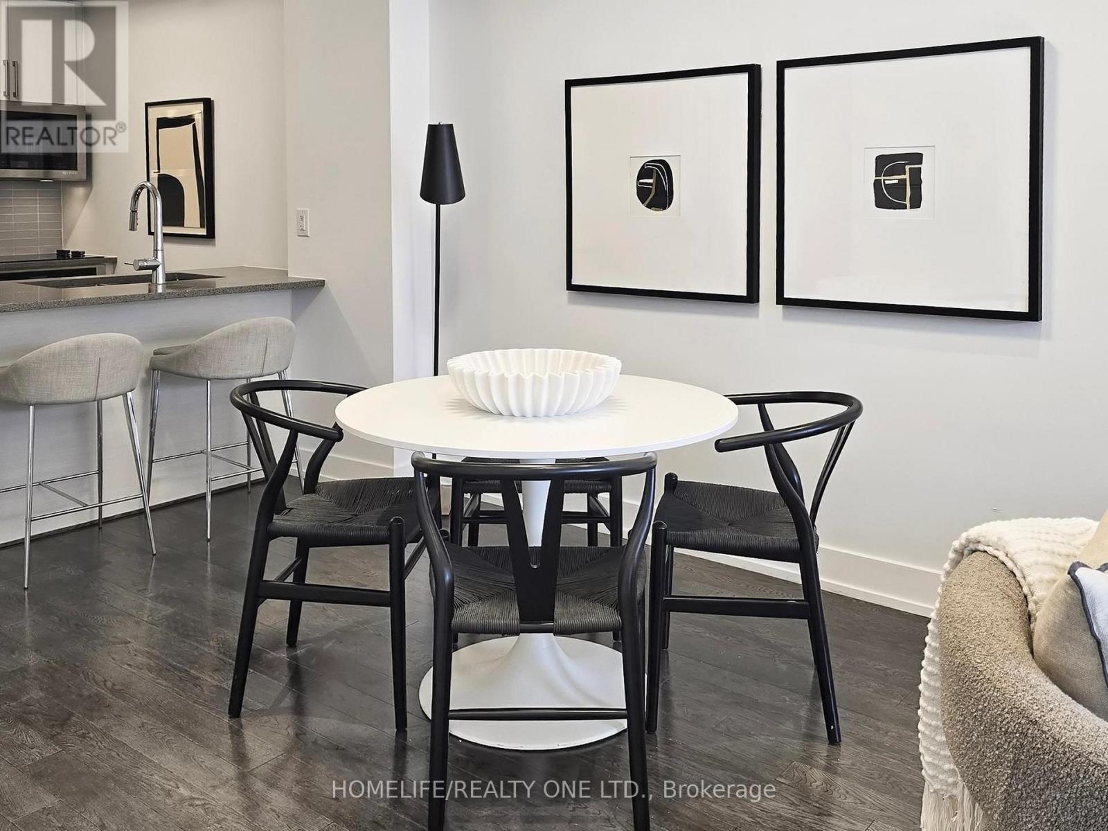1076 Lansdowne Avenue, Toronto, Ontario M6H 4H2 - Photo 8 - W13677256