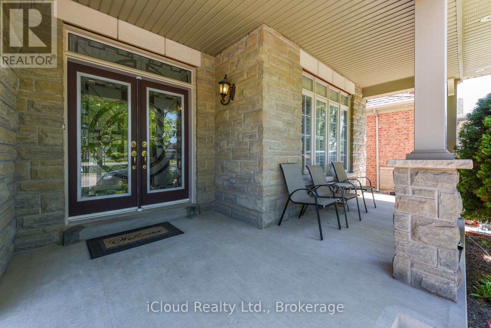 7 Merrittonia Street, Brampton, Ontario  L6X 0Y9 - Photo 2 - W13677266